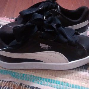 Ribbon Lace Puma Sneakers